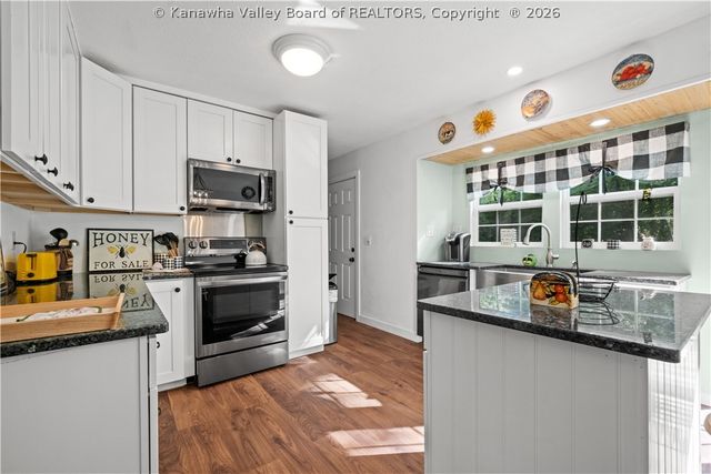 1 Bridge Street, Winfield, WV 25213
