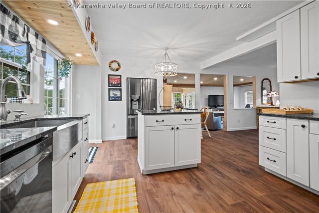 1 Bridge Street, Winfield, WV 25213