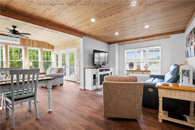 1 Bridge Street, Winfield, WV 25213