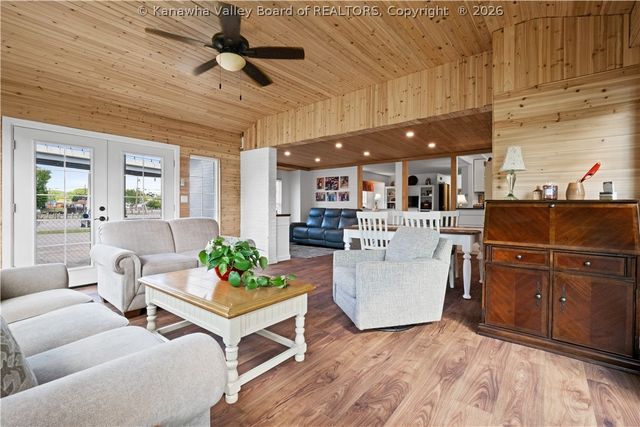 1 Bridge Street, Winfield, WV 25213