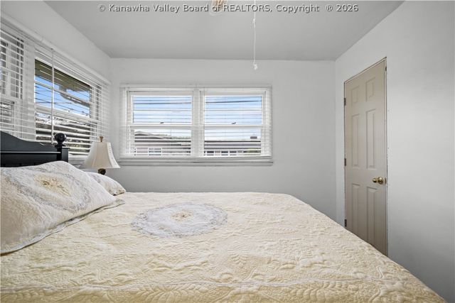 1 Bridge Street, Winfield, WV 25213
