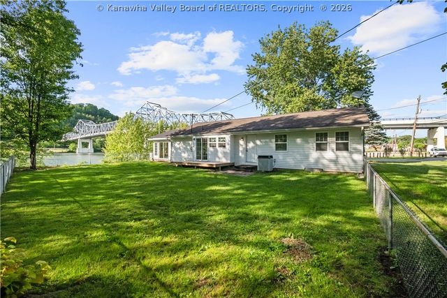1 Bridge Street, Winfield, WV 25213
