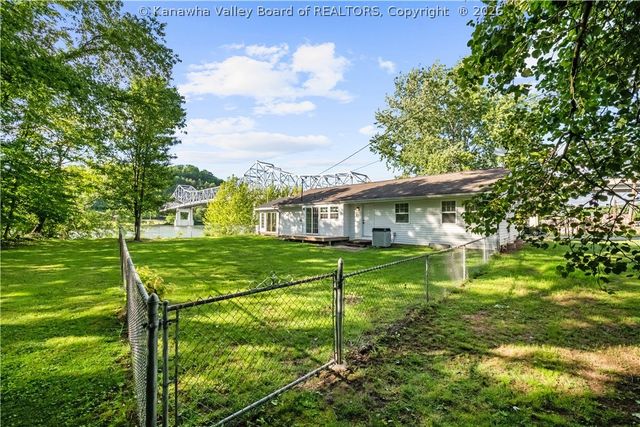 1 Bridge Street, Winfield, WV 25213
