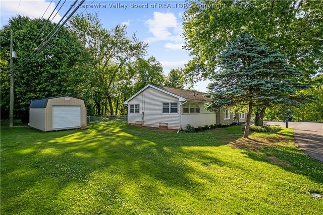 1 Bridge Street, Winfield, WV 25213