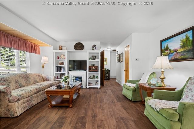 1 Bridge Street, Winfield, WV 25213