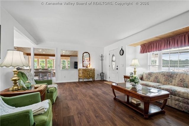 1 Bridge Street, Winfield, WV 25213