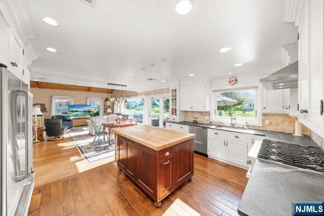 741 Charnwood Drive, Wyckoff, NJ 07481