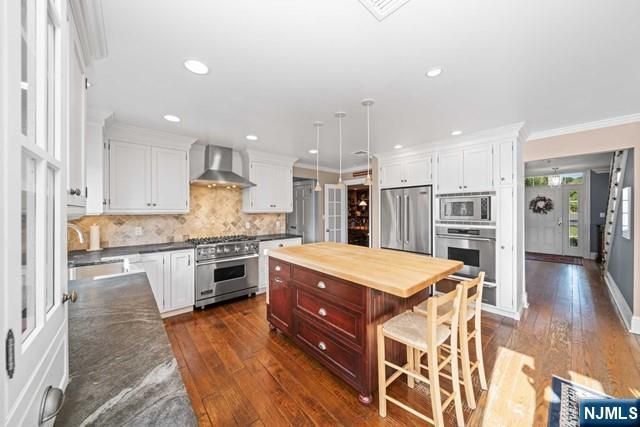 741 Charnwood Drive, Wyckoff, NJ 07481