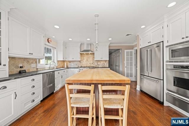 741 Charnwood Drive, Wyckoff, NJ 07481