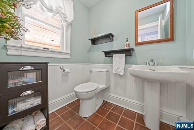 741 Charnwood Drive, Wyckoff, NJ 07481