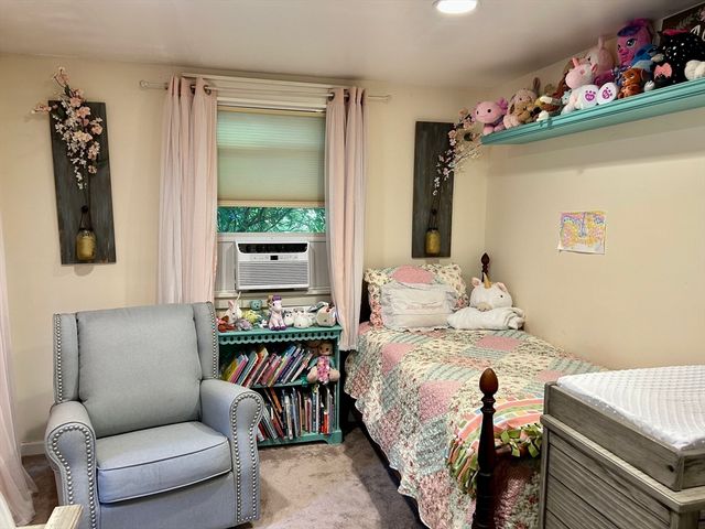 22 Presidents Ln, Plymouth, MA 02360