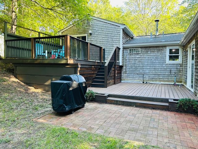 22 Presidents Ln, Plymouth, MA 02360