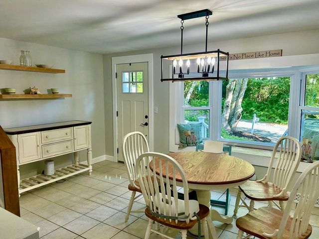 22 Presidents Ln, Plymouth, MA 02360