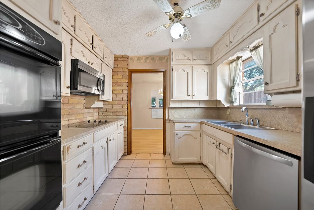 2004 Stefani Court, Arlington, TX 76013 — photo 5