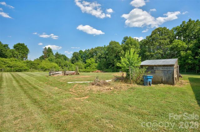 2596 Midnight Drive, Claremont, NC 28610