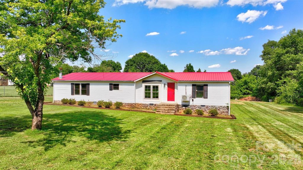 2596 Midnight Drive, Claremont, NC 28610