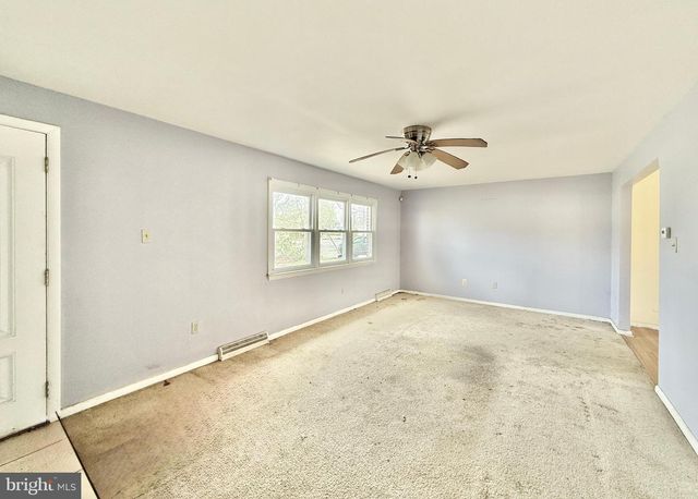 6321 CROCUS ST, Mays Landing, NJ 08330