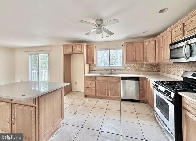 6321 CROCUS ST, Mays Landing, NJ 08330