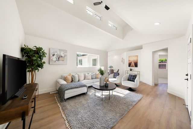 209 Channel Hill Rd, Auburn, CA 95603