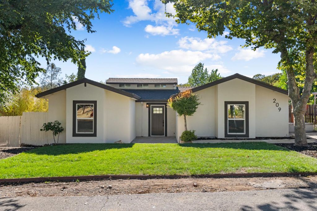 209 Channel Hill Rd, Auburn, CA 95603