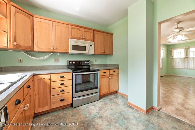 2204 Clifton Avenue, Lansing, MI 48910