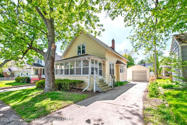 2204 Clifton Avenue, Lansing, MI 48910