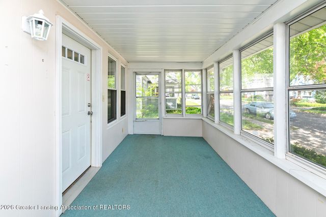 2204 Clifton Avenue, Lansing, MI 48910