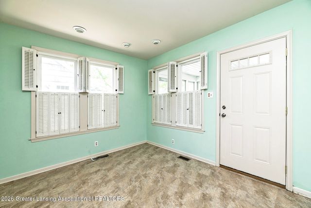 2204 Clifton Avenue, Lansing, MI 48910