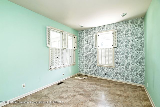 2204 Clifton Avenue, Lansing, MI 48910