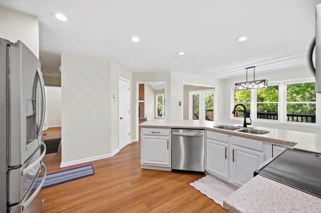 3889 Barnard Drive, Lexington, KY 40509