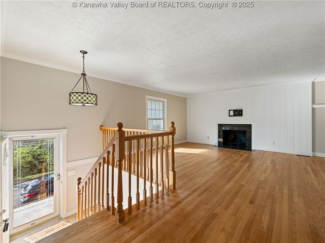 1501 Knob Road, Charleston, WV 25314