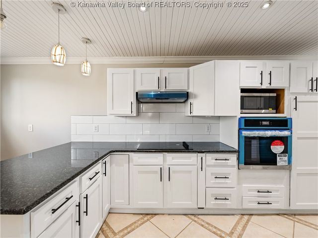 1501 Knob Road, Charleston, WV 25314