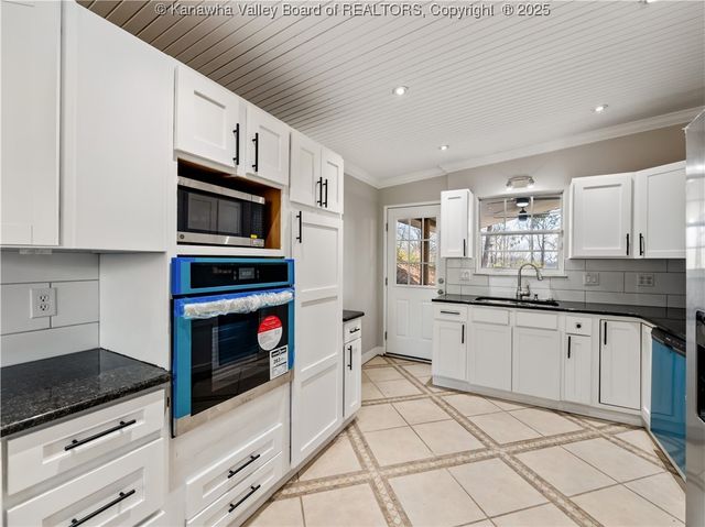 1501 Knob Road, Charleston, WV 25314