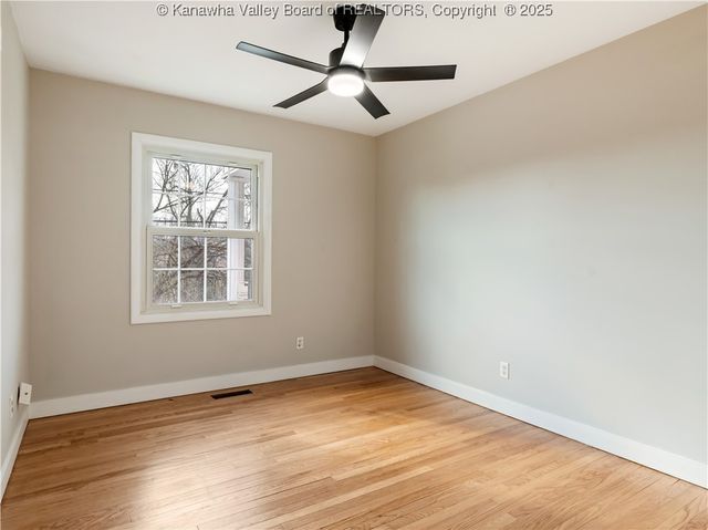 1501 Knob Road, Charleston, WV 25314