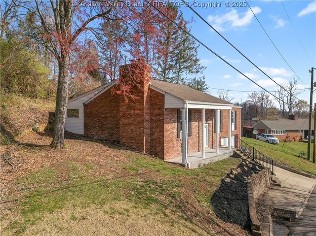 1501 Knob Road, Charleston, WV 25314