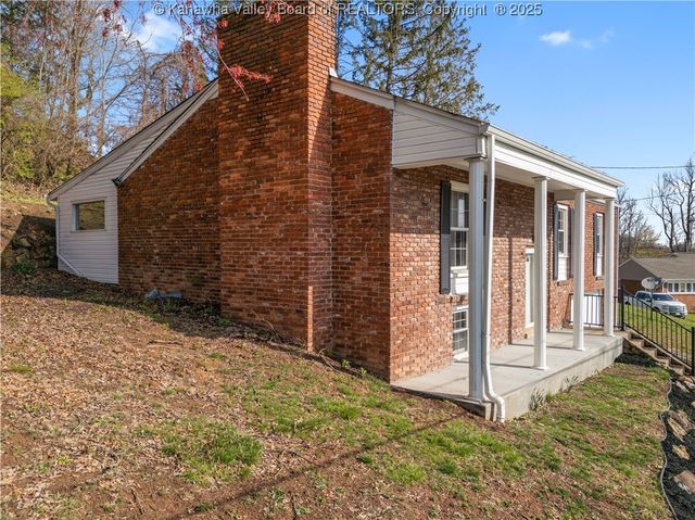 1501 Knob Road, Charleston, WV 25314