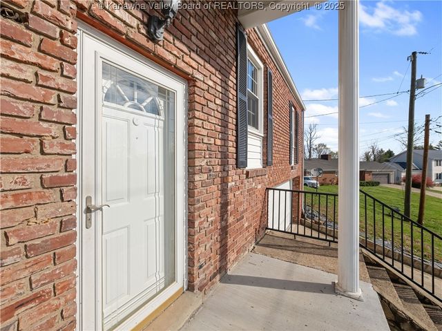 1501 Knob Road, Charleston, WV 25314