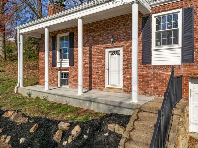 1501 Knob Road, Charleston, WV 25314