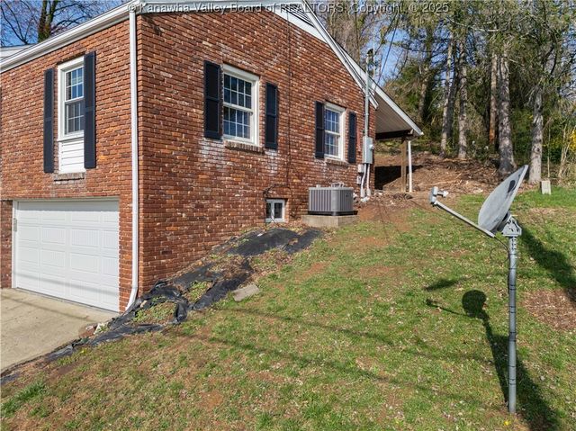 1501 Knob Road, Charleston, WV 25314