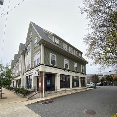 231 Douglas Avenue R-7, Providence, RI 02908
