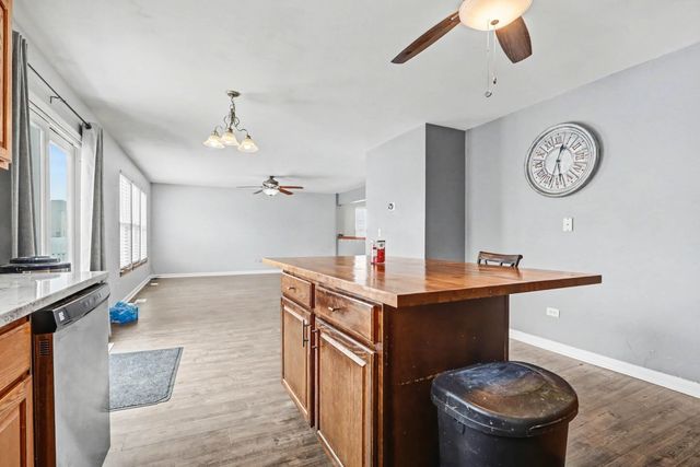 25355 Shannon Drive, Manhattan, IL 60442