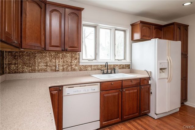 425 Larchmont Avenue, Utica, NY 13502