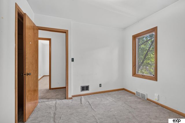 1804 Grove Road, Bellevue, NE 68005