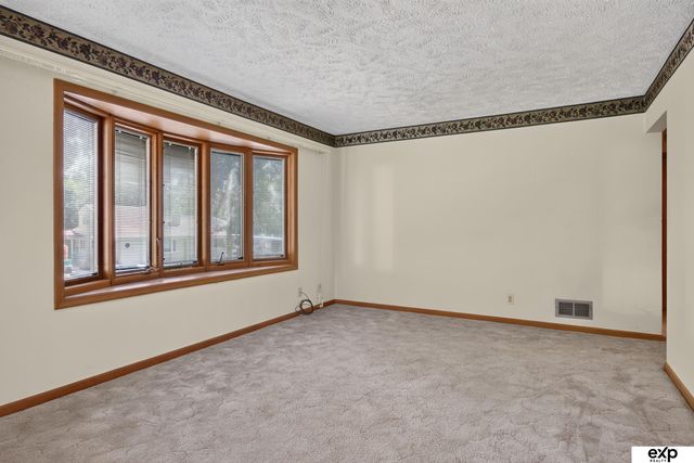 1804 Grove Road, Bellevue, NE 68005