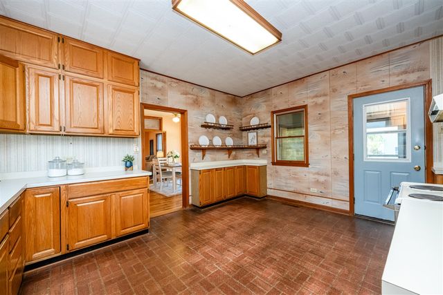 201 Sycamore Street, Three Oaks, MI 49128