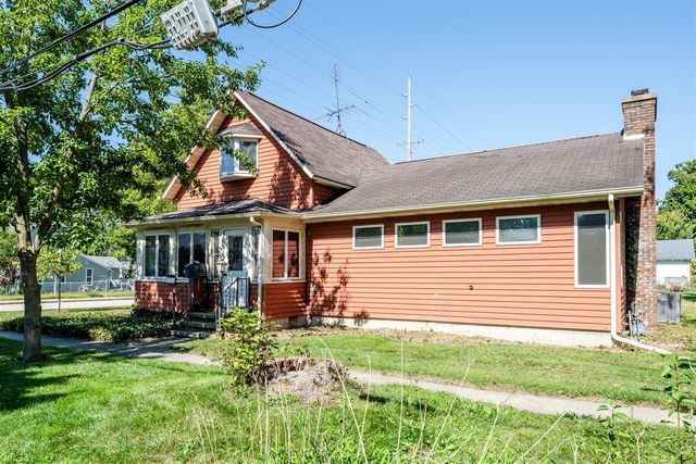 201 Sycamore Street, Three Oaks, MI 49128