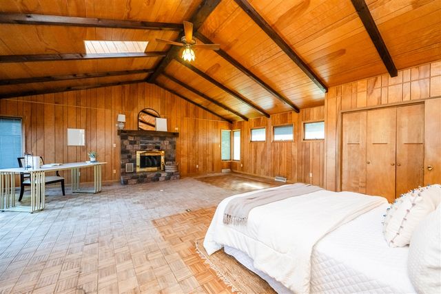 201 Sycamore Street, Three Oaks, MI 49128