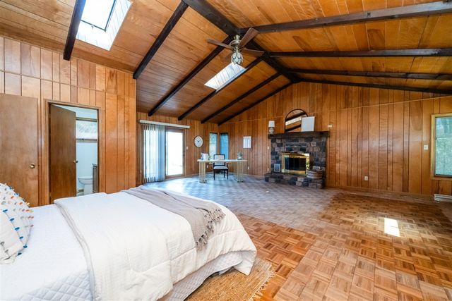 201 Sycamore Street, Three Oaks, MI 49128