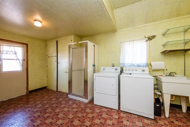 201 Sycamore Street, Three Oaks, MI 49128