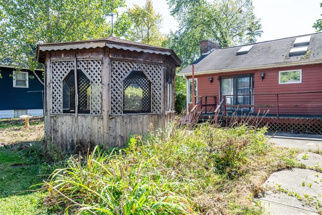 201 Sycamore Street, Three Oaks, MI 49128